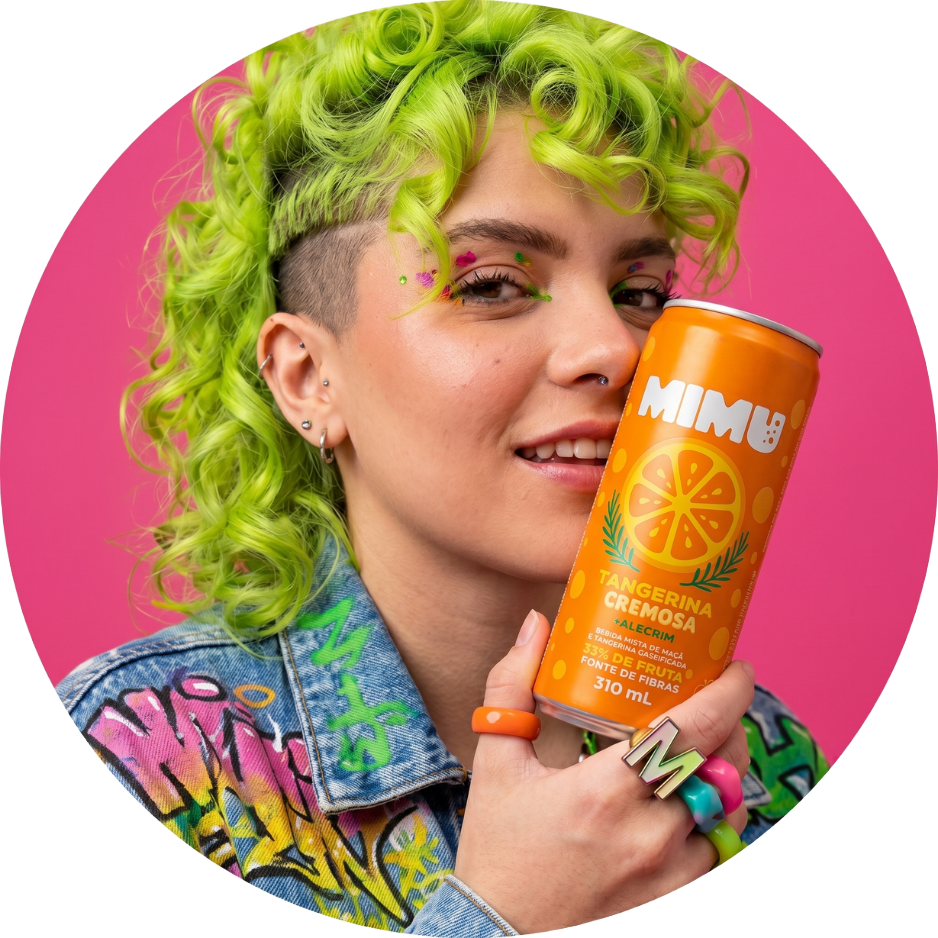 Mimu prebiótica - Mimü - Tangerina Cremosa + Alecrim - Soda Prebiótica Mimü - Refrigerante Saudável - Mimü é o seu novo refrigerante saudável! Quase meia lata é fruta de verdade! Prebiótica, gaseificada, ingredientes 100% naturais, zero adição de açúcares, zero sódio, fonte de fibras e com baixas calorias.