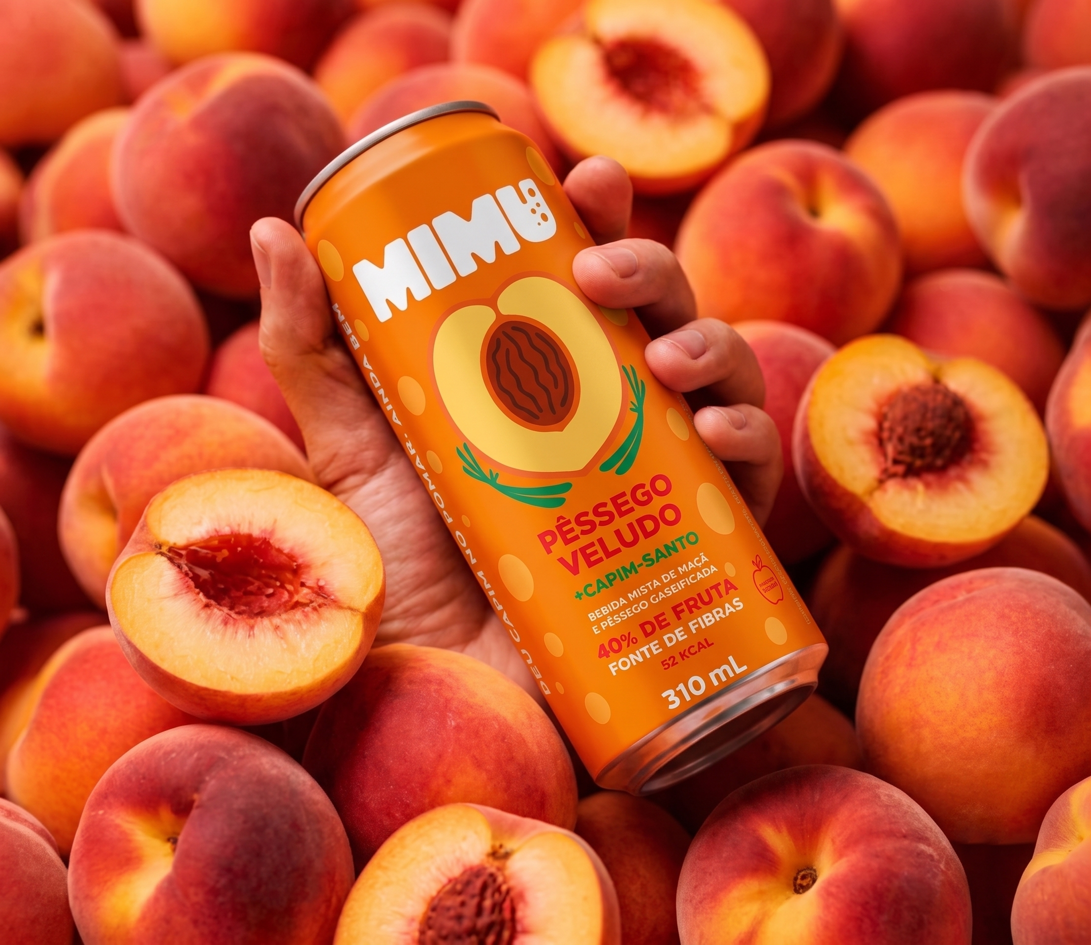Mimu prebiótica - Mimü - Tangerina Cremosa + Alecrim - Soda Prebiótica Mimü - Refrigerante Saudável - Mimü é o seu novo refrigerante saudável! Quase meia lata é fruta de verdade! Prebiótica, gaseificada, ingredientes 100% naturais, zero adição de açúcares, zero sódio, fonte de fibras e com baixas calorias.